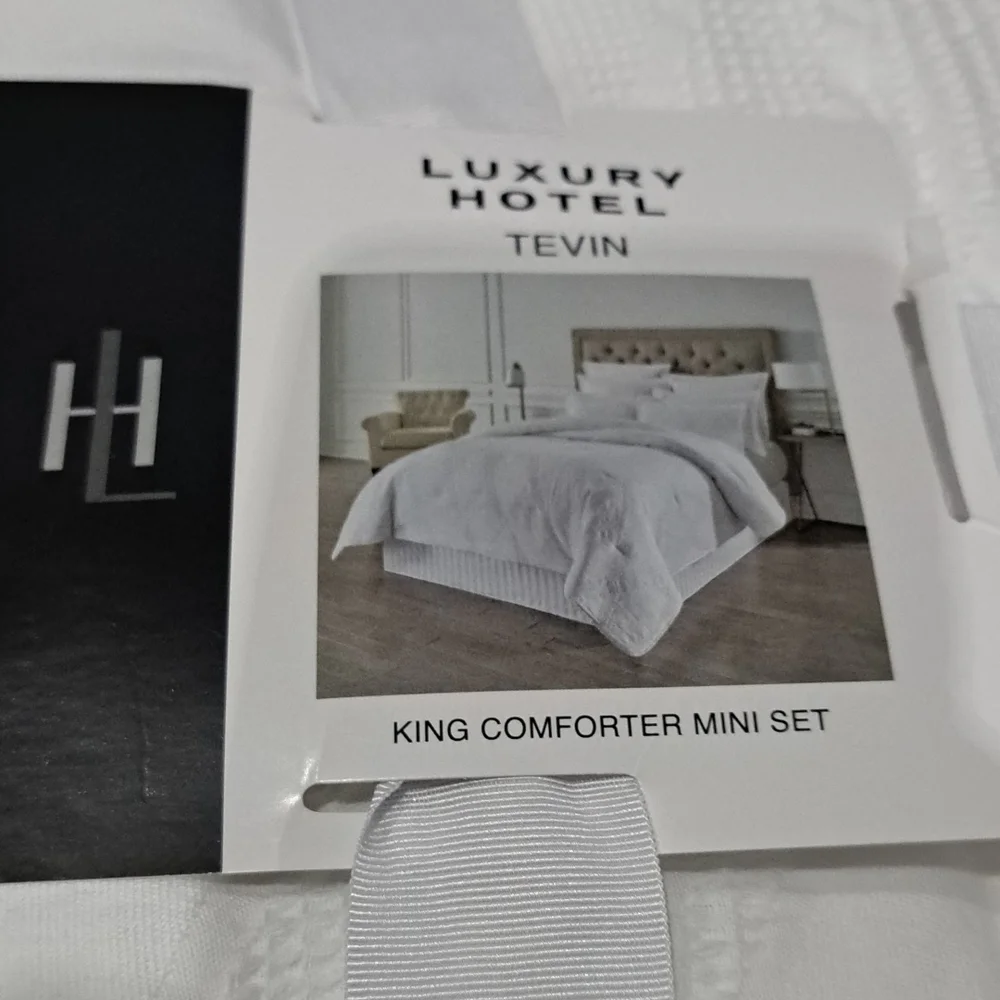 Luxury Hotel Tevin King Comforter Mini Set